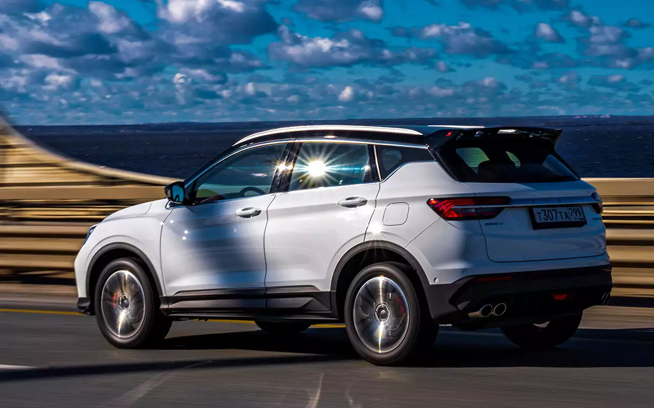 кроссовер geely coolray