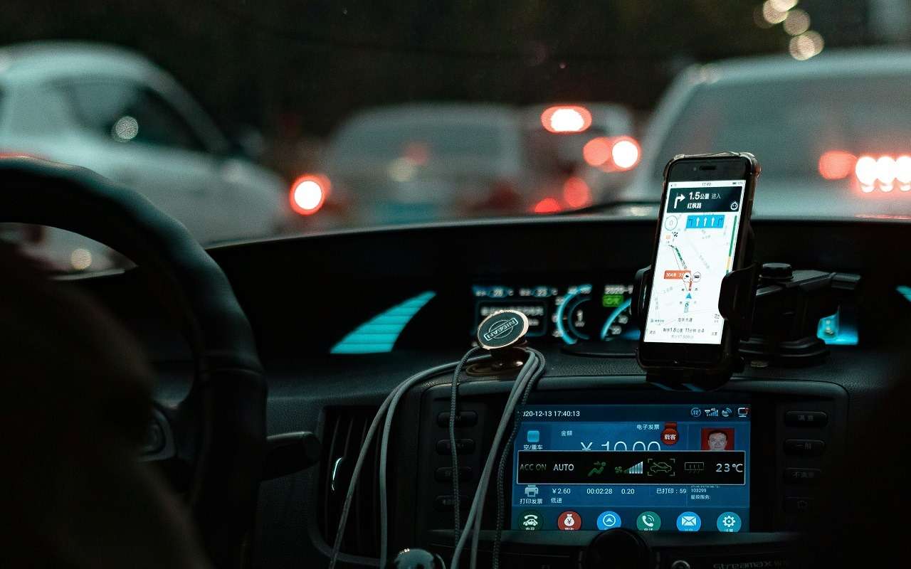 Шпионский скандал в Китае: утечка секретных данных через «умные» автомобили