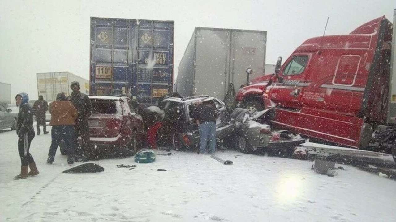 Снежный шторм в США привел к нескольким крупным ДТП