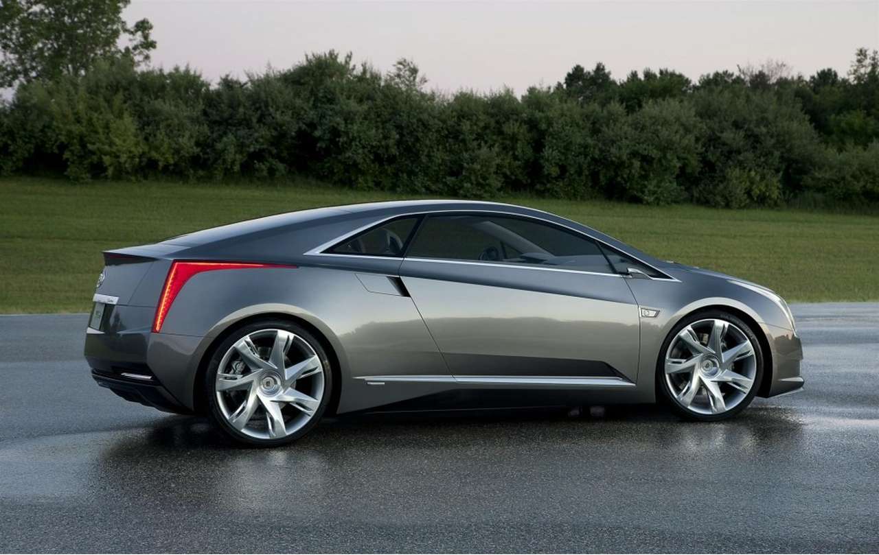 Cadillac готовит к Детройту гибридное купе ELR