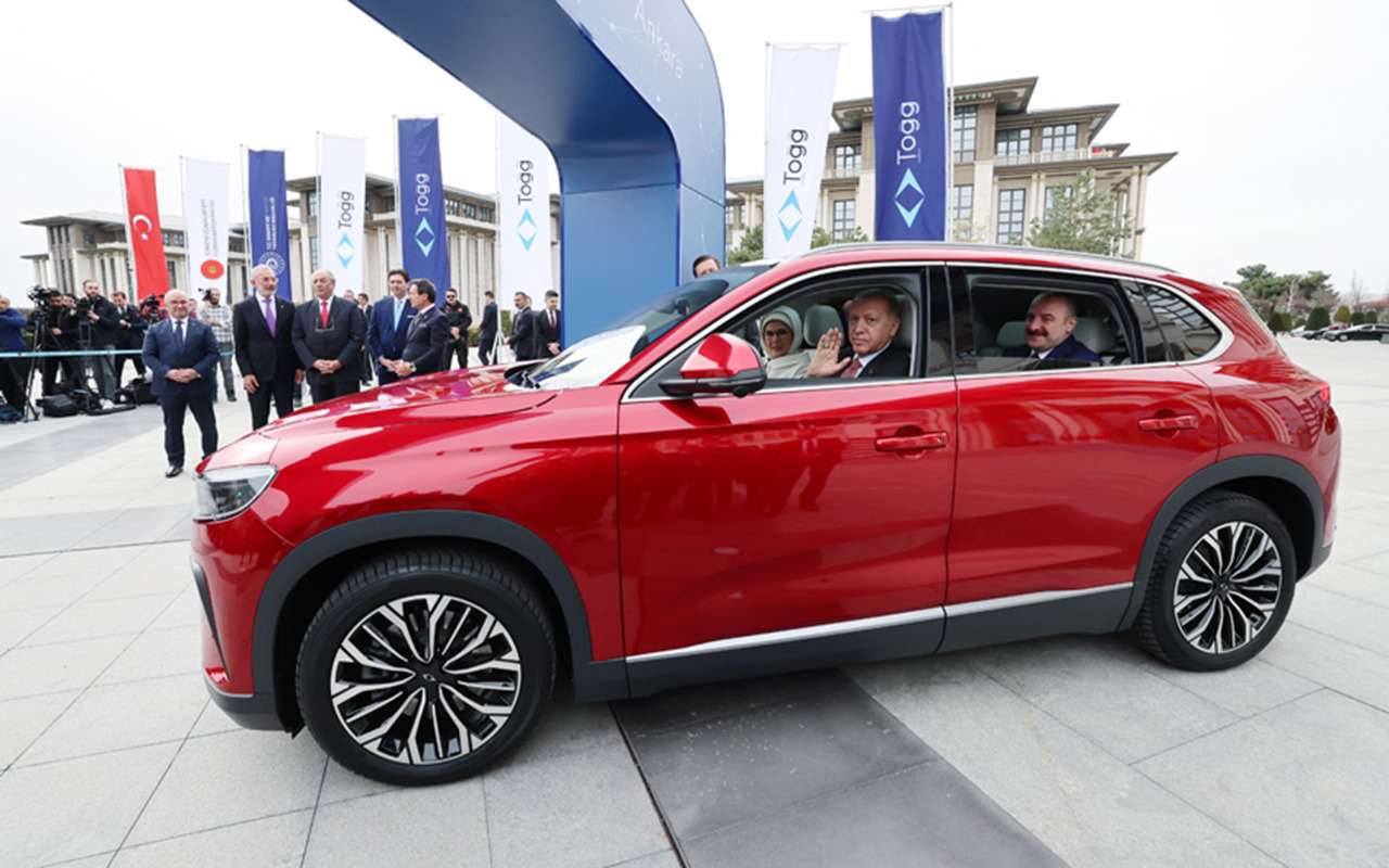 Исполнилась мечта Эрдогана: он пересел на турецкий автомобиль Togg