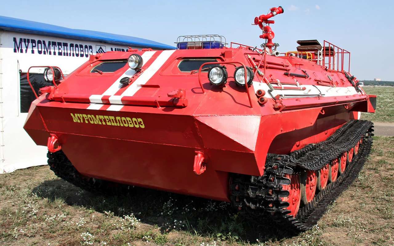 Жигули с двумя карданами, автобус-пикап, пожарный на гусеницах