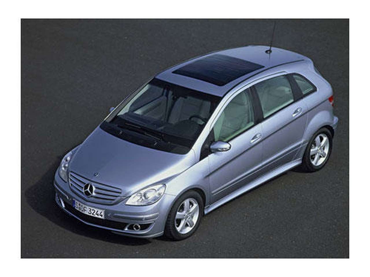 В Женеве покажут новый Mercedes-Benz В-класса.