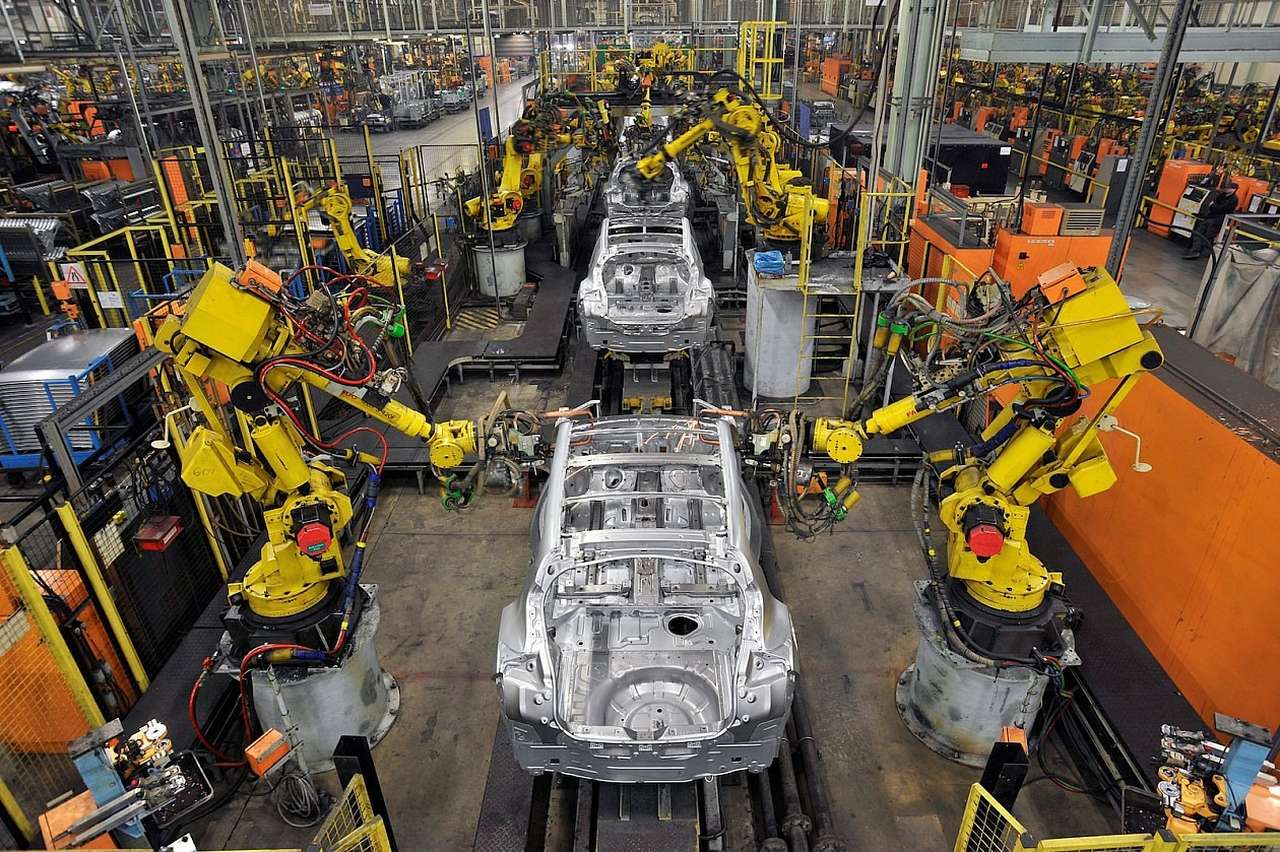 Переходим на отечественное: почему сборка иномарок сбавляет обороты?