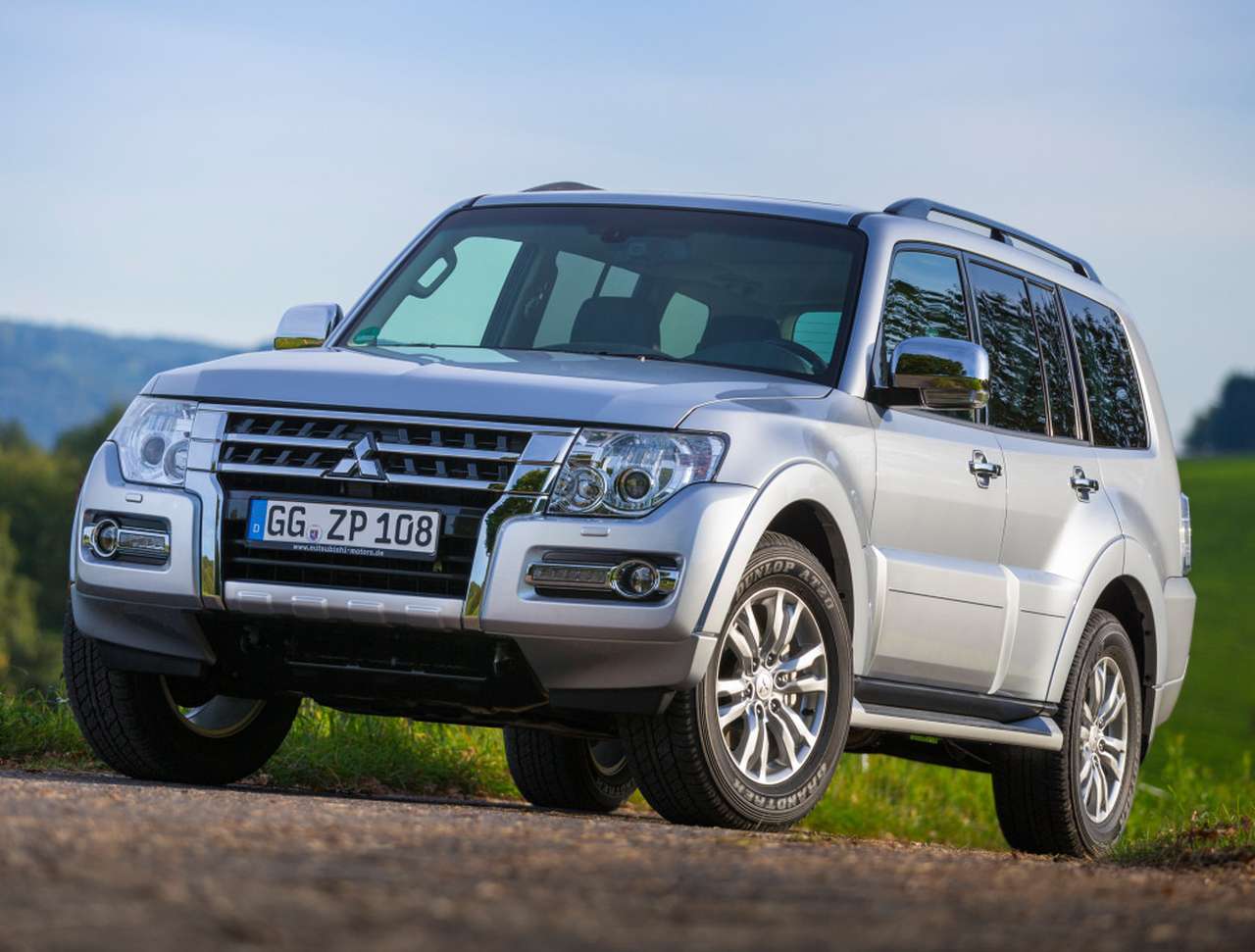Mitsubishi не хватает денег на новый Pajero