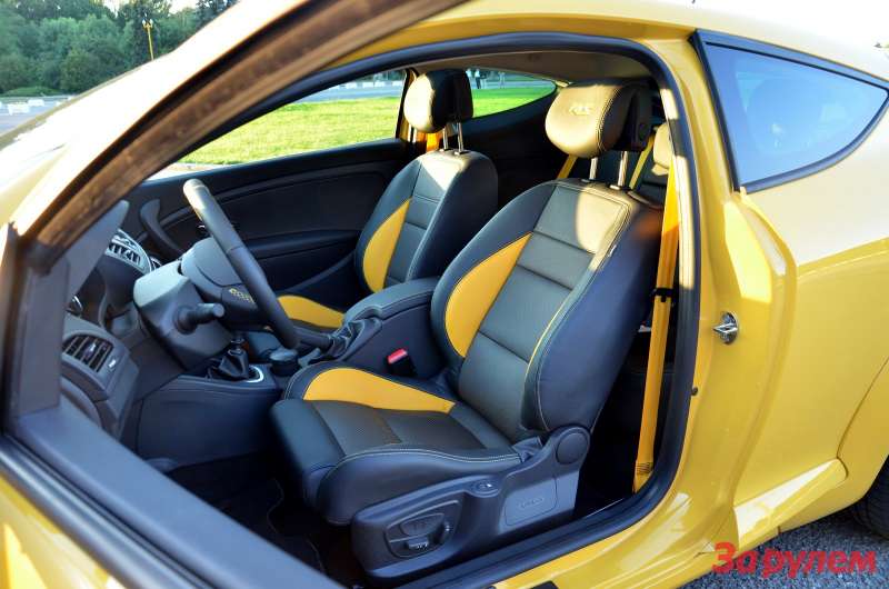 Renault megane сиденье. сиденья рено меган 3 купе. рено меган 3 rs сиденья. Renault megane gt line 2. рекаро спорт ковши megane rs 2012.