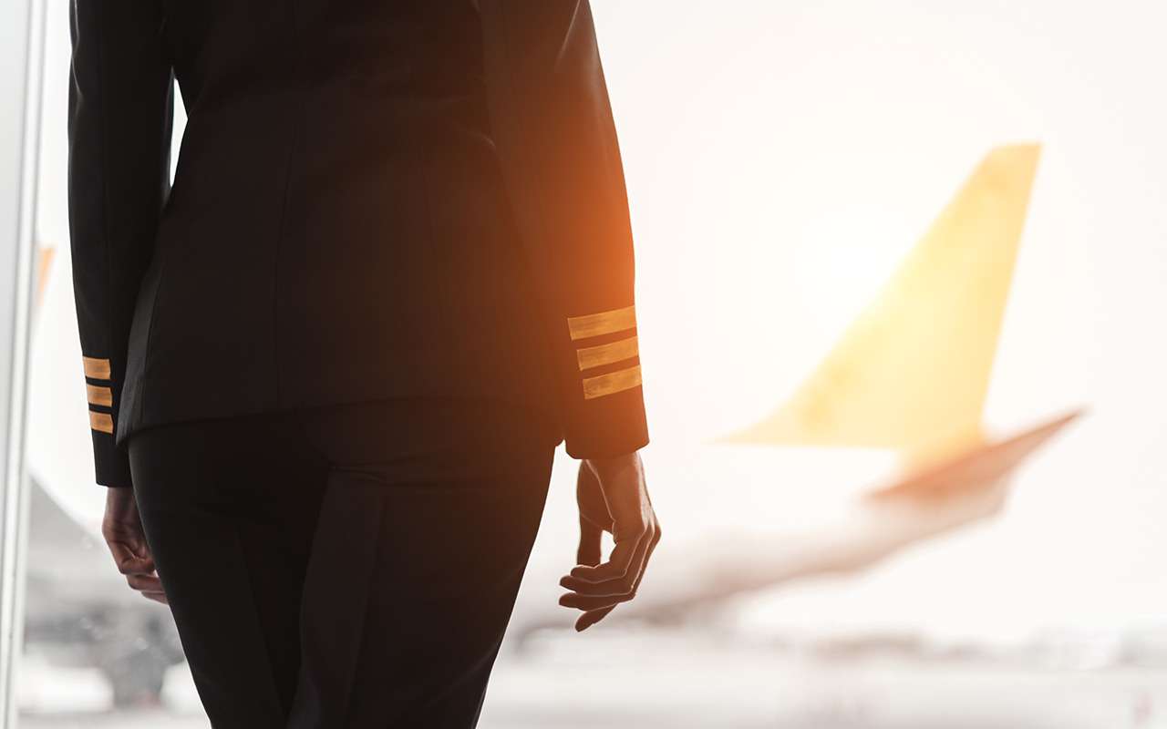 Женщину-пилота не пустили в рейс из-за штрафов за парковку