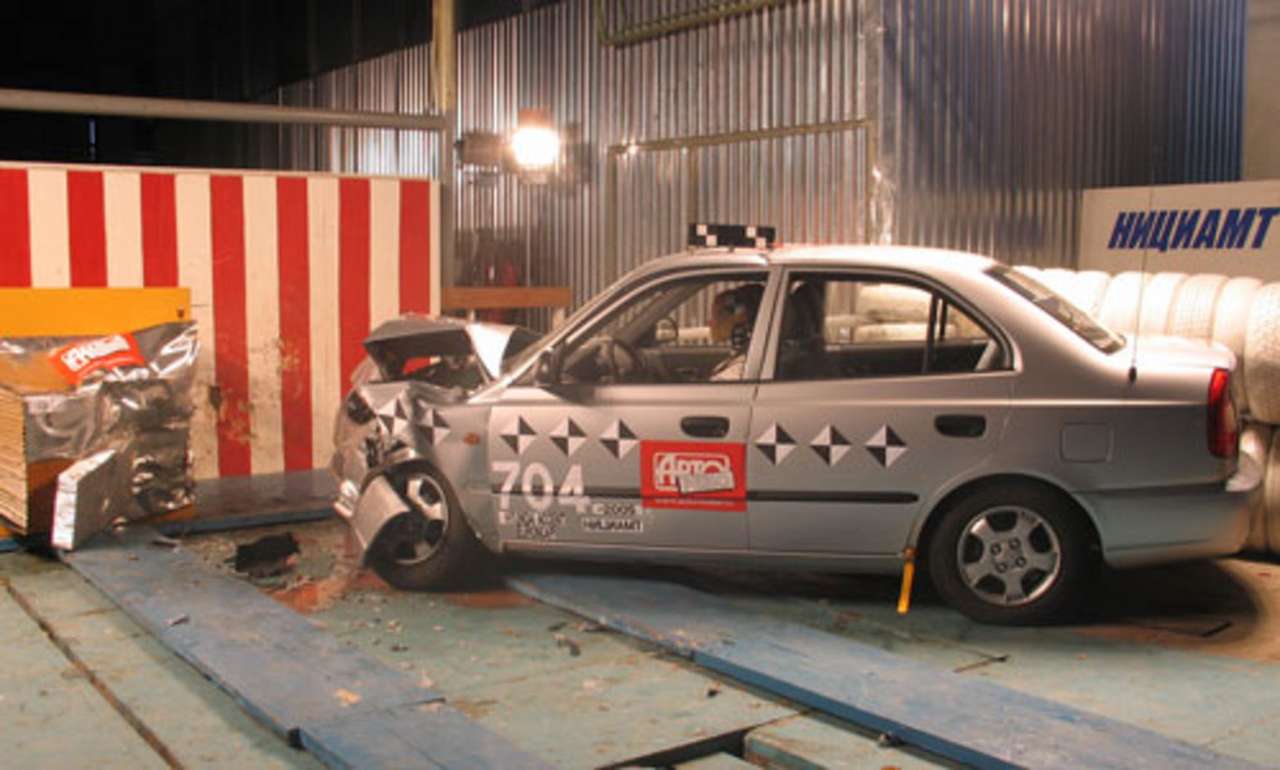 Hyundai Accent разбили по методике EuroNCAP