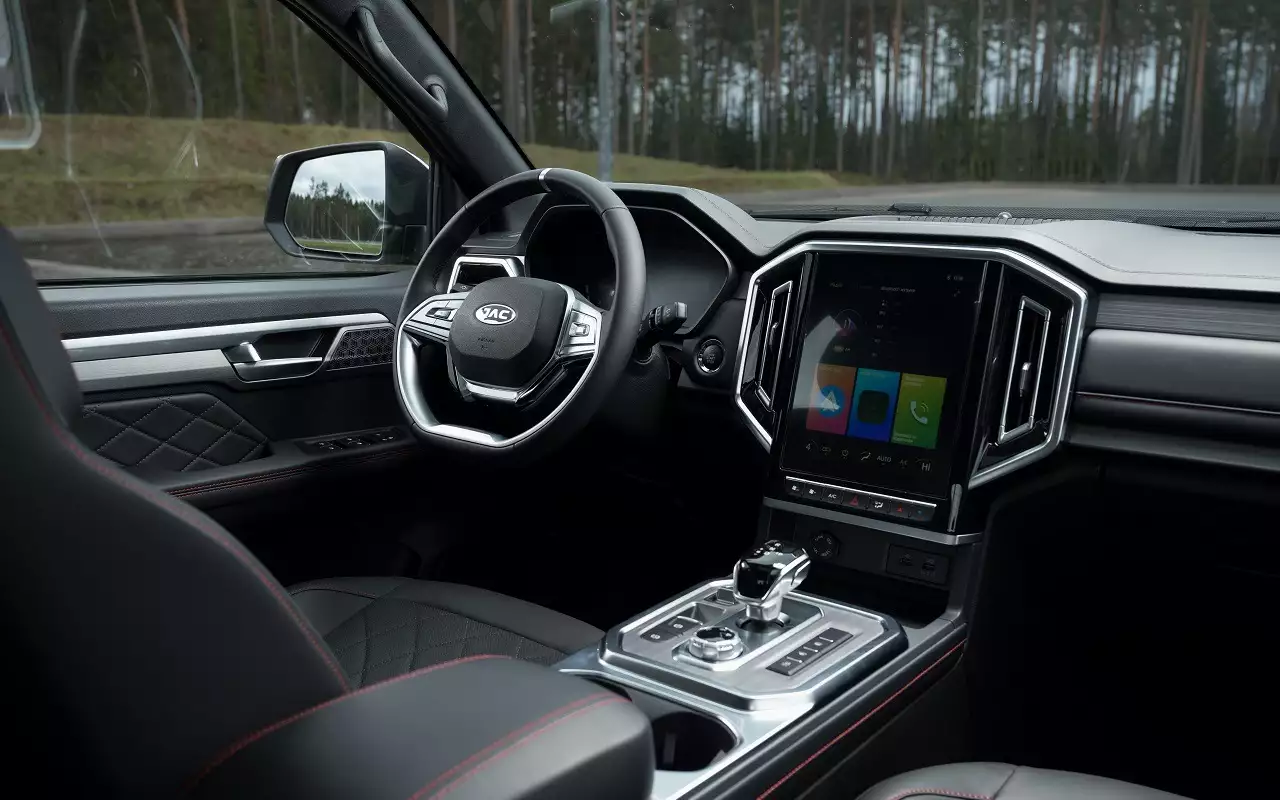 Интерьер JAC T9