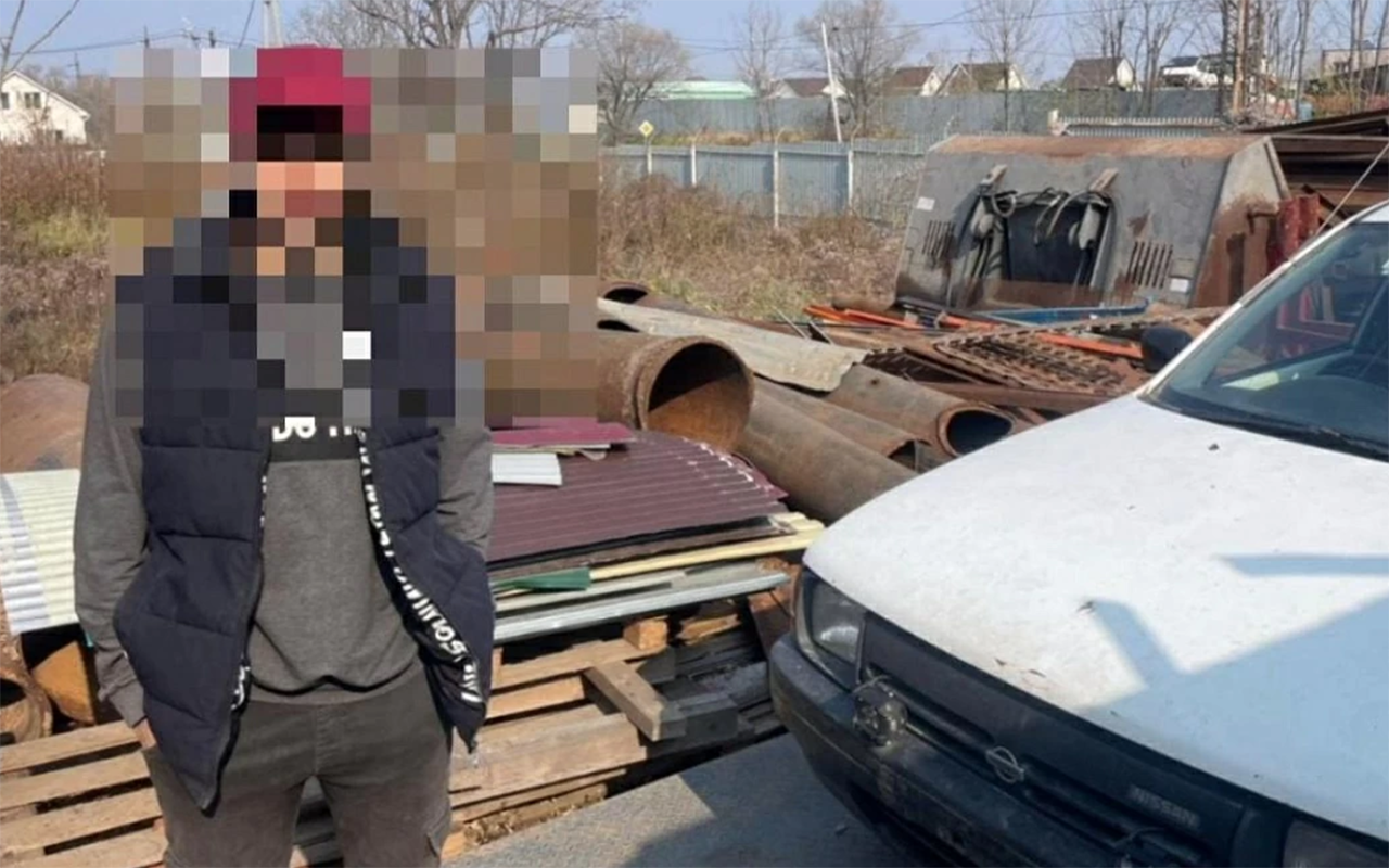 Часть машин удалось спасти, но некоторые этот товарищ отправил в металлолом