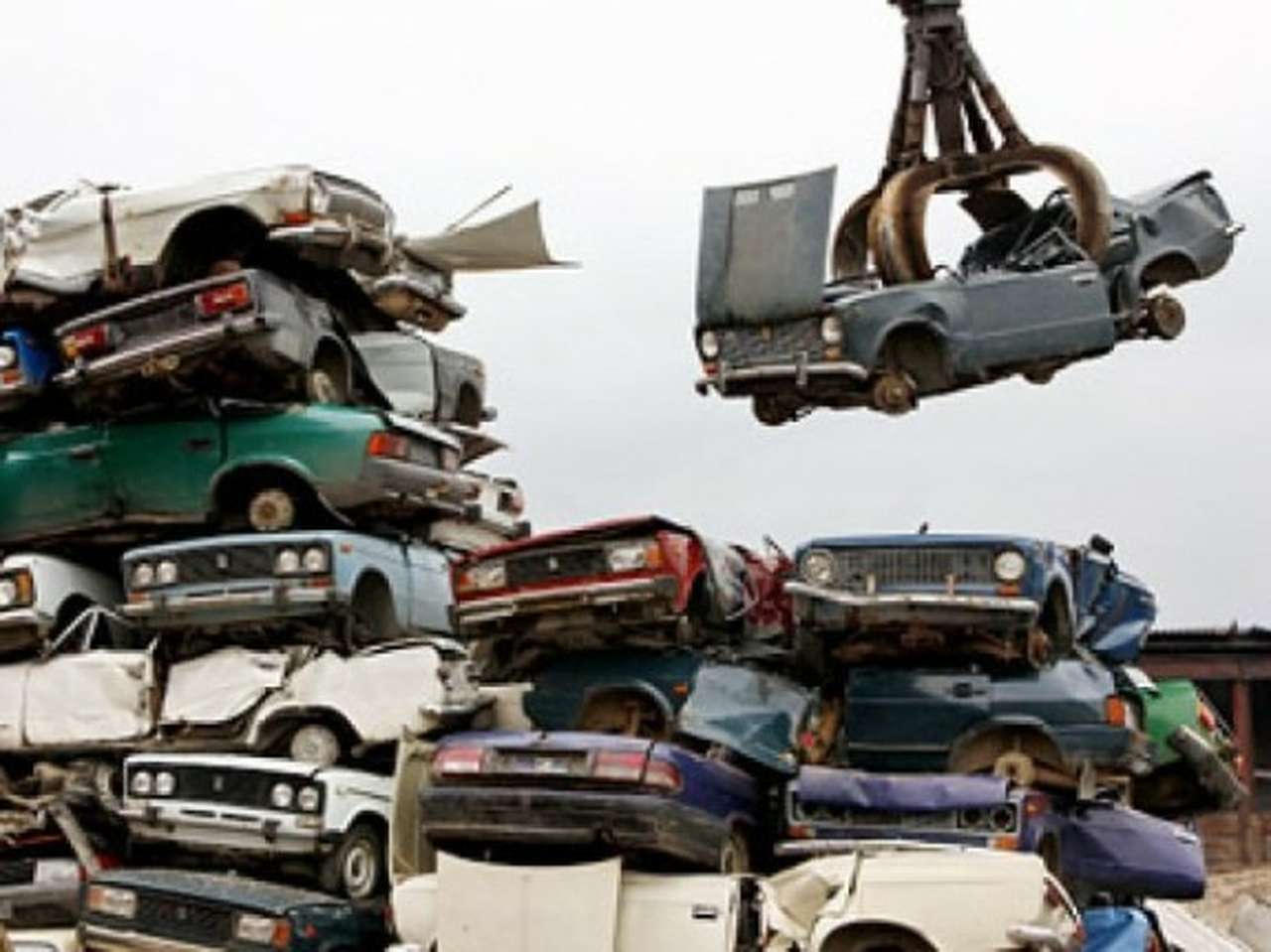 Всеобщий утилизационный сбор должен принести в бюджет 200 млрд руб.