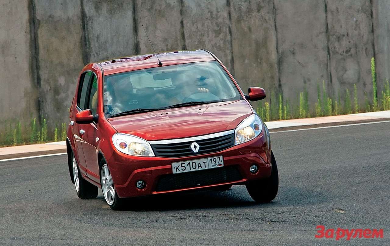 За 2,5 года по России разошлись 100 тысяч Renault Sandero