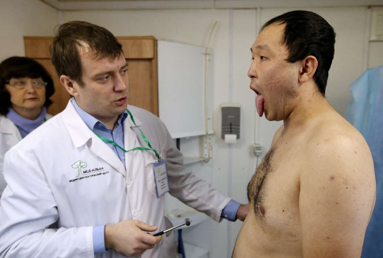 Иностранец? 6 месяцев прожил в России? Меняй права!