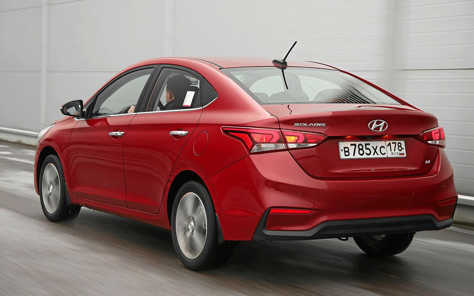 Hyundai Solaris 2017 сзади