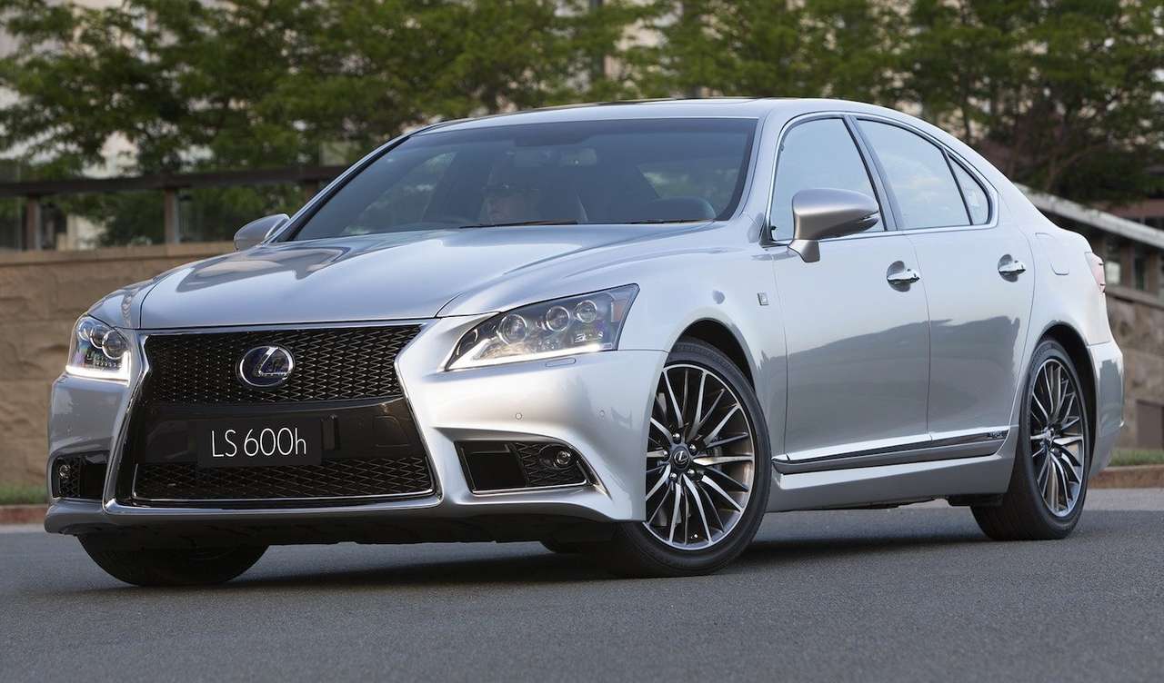 Lexus GS и LS стали жестче и получили новое оснащение