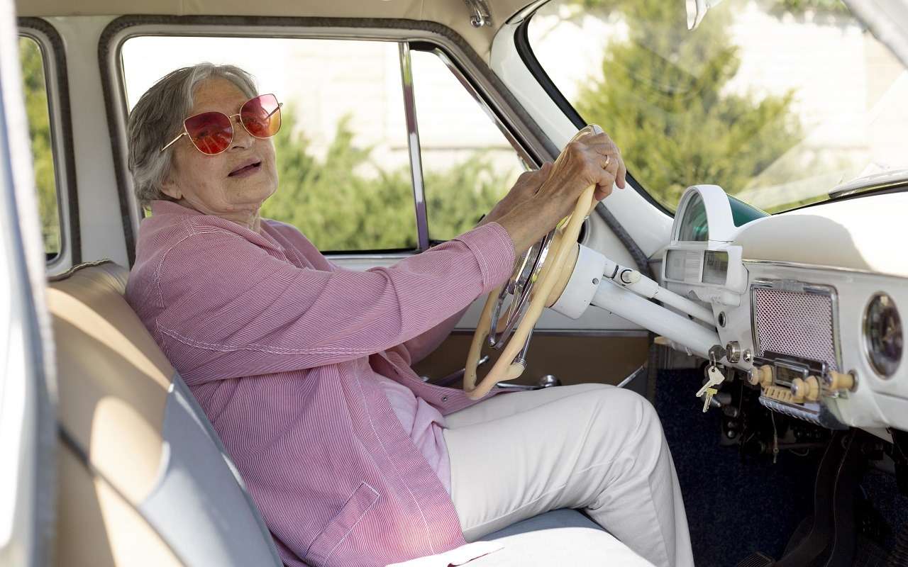 Тревожные звоночки: что должно насторожить водителей в возрасте