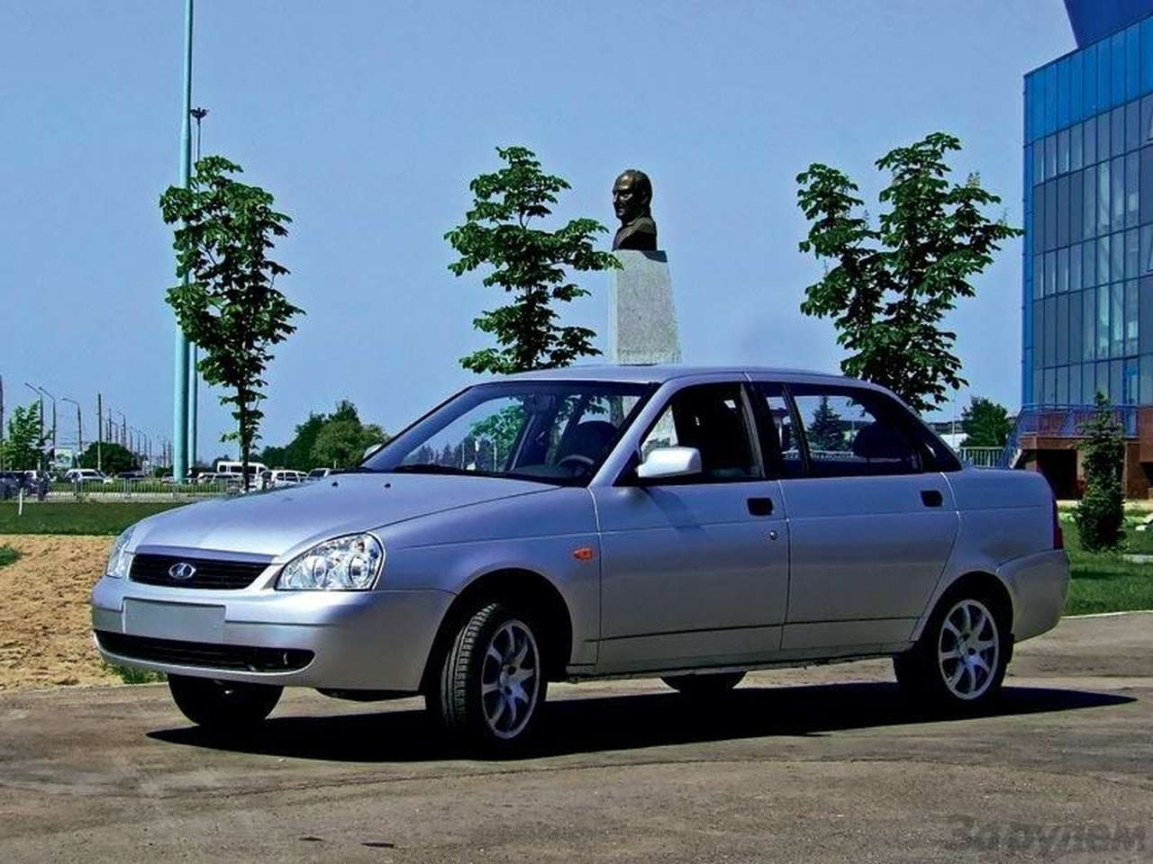 Авто на час. Lada Premier: имя как должность