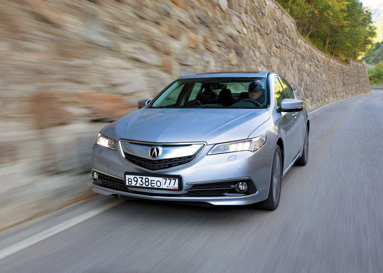 Acura TLX: от 1 899 000 руб.