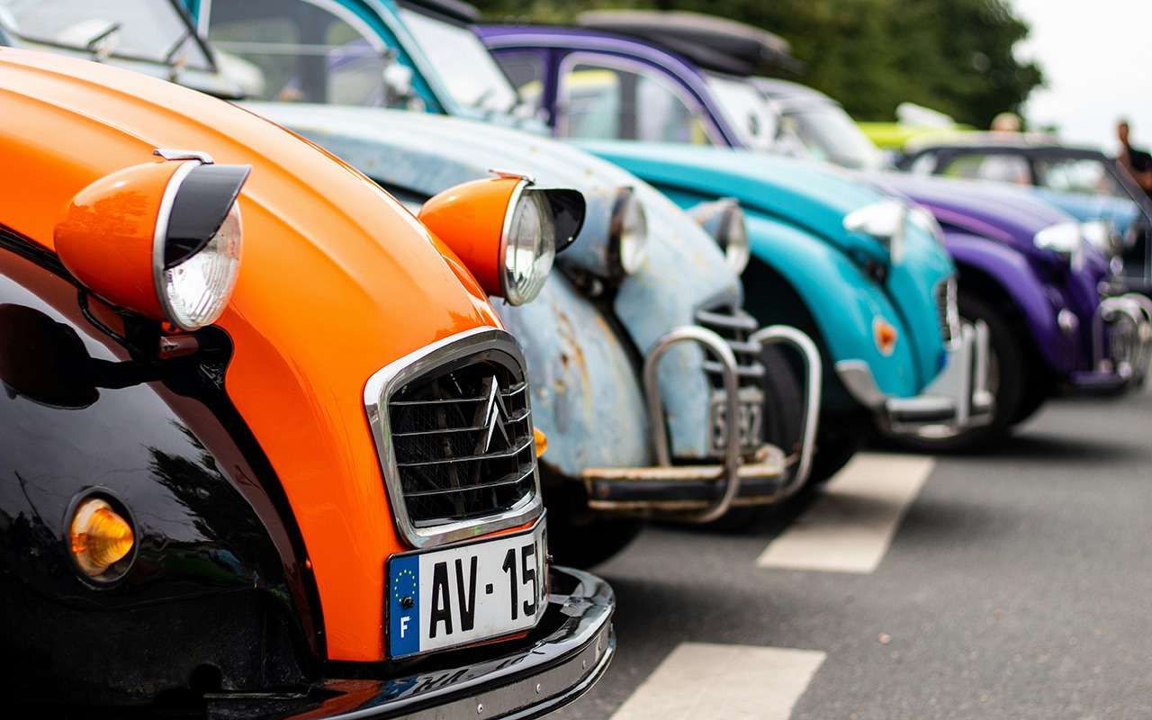 Автомобили этих цветов россияне любят больше всего: свежий рейтинг