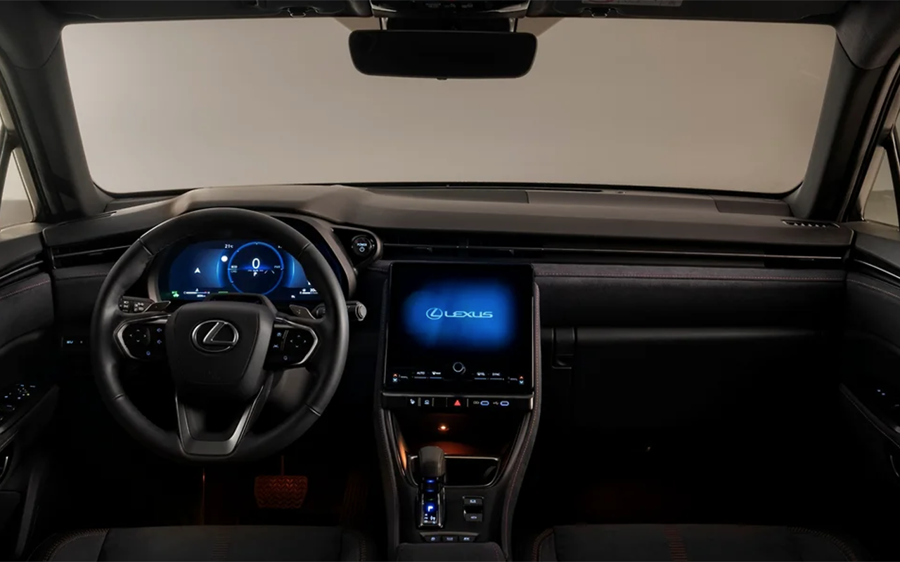 Lexus представил свой самый дешевый кроссовер