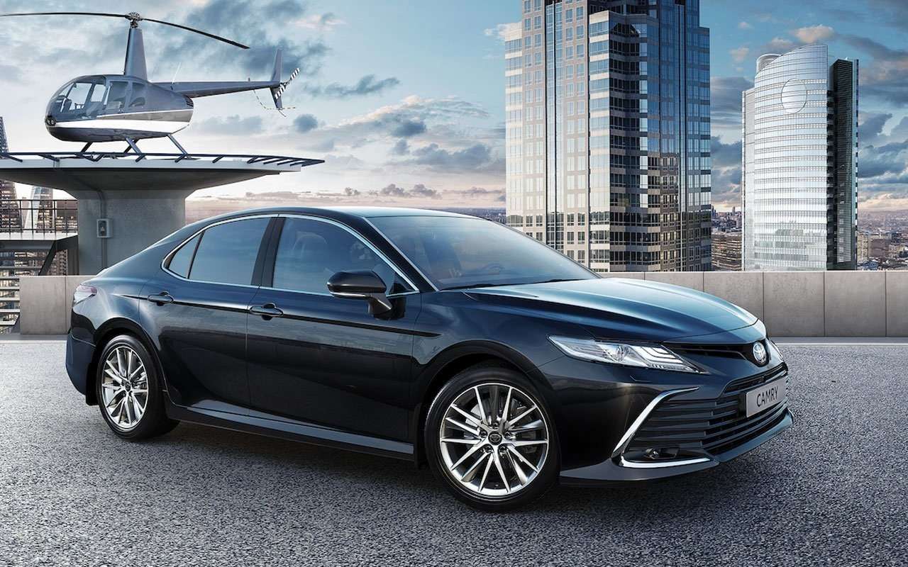 Новая Toyota Camry: первые «живые» фото