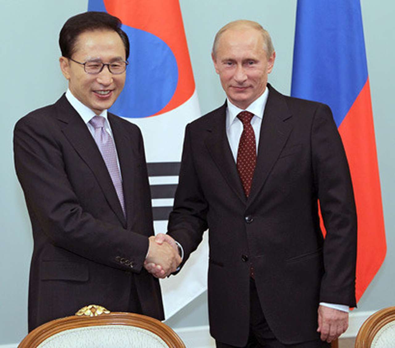  В.В.Путин встретился с Президентом Республики Корея Ли Мён Баком