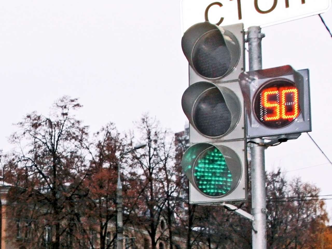 «Умные» светофоры улучшили трафик на треть - эксперимент в Москве