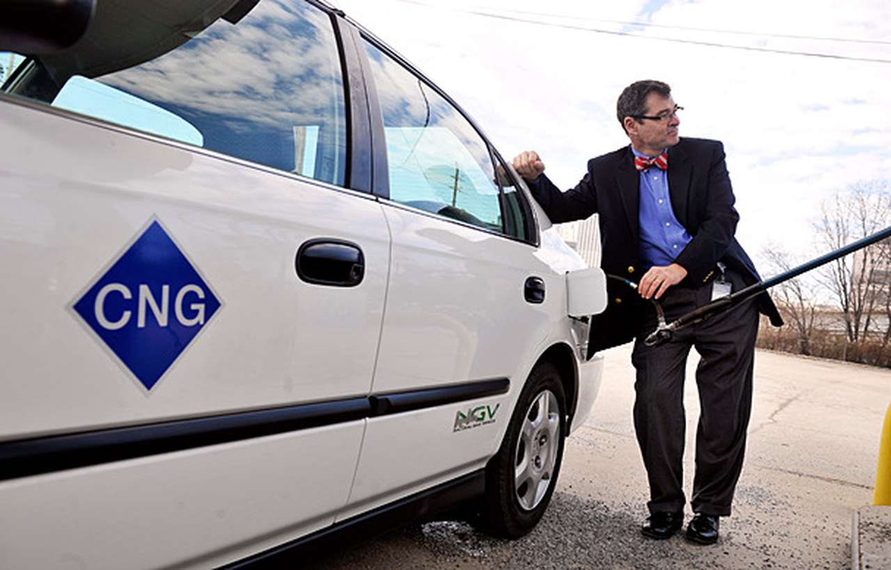 Заправки обяжут торговать газом