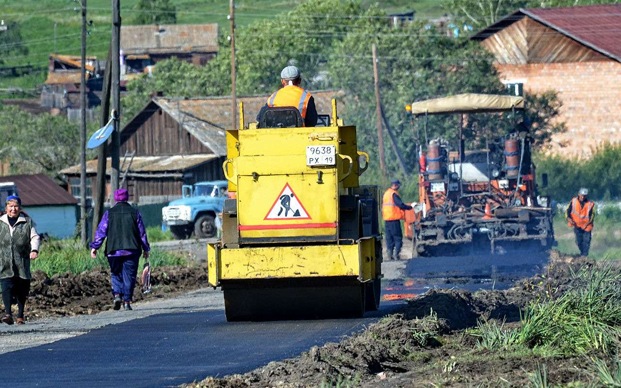Строят дороги — садятся за взятки: чиновник попался на миллионе