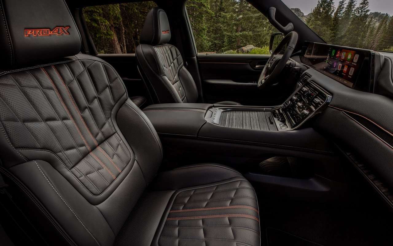 Интерьер Nissan Armada