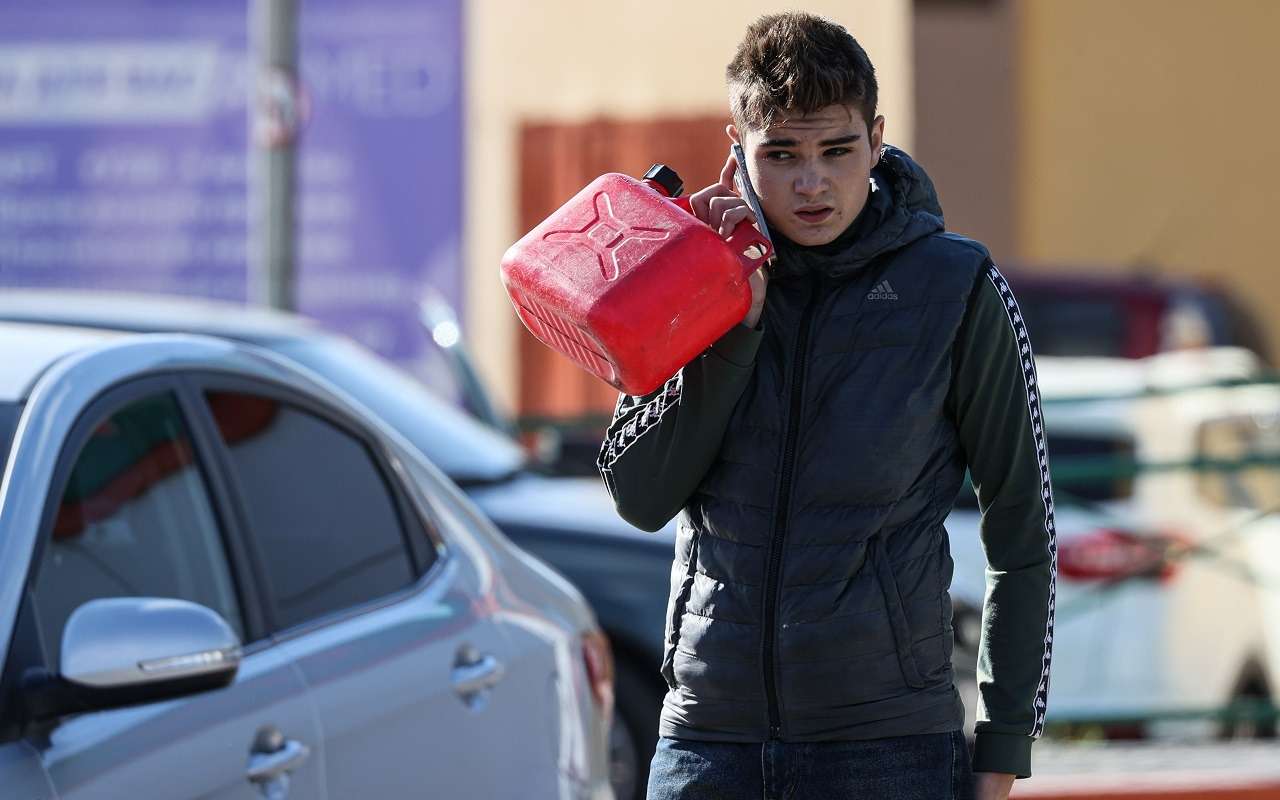 Крым испытывает жесткий дефицит бензина