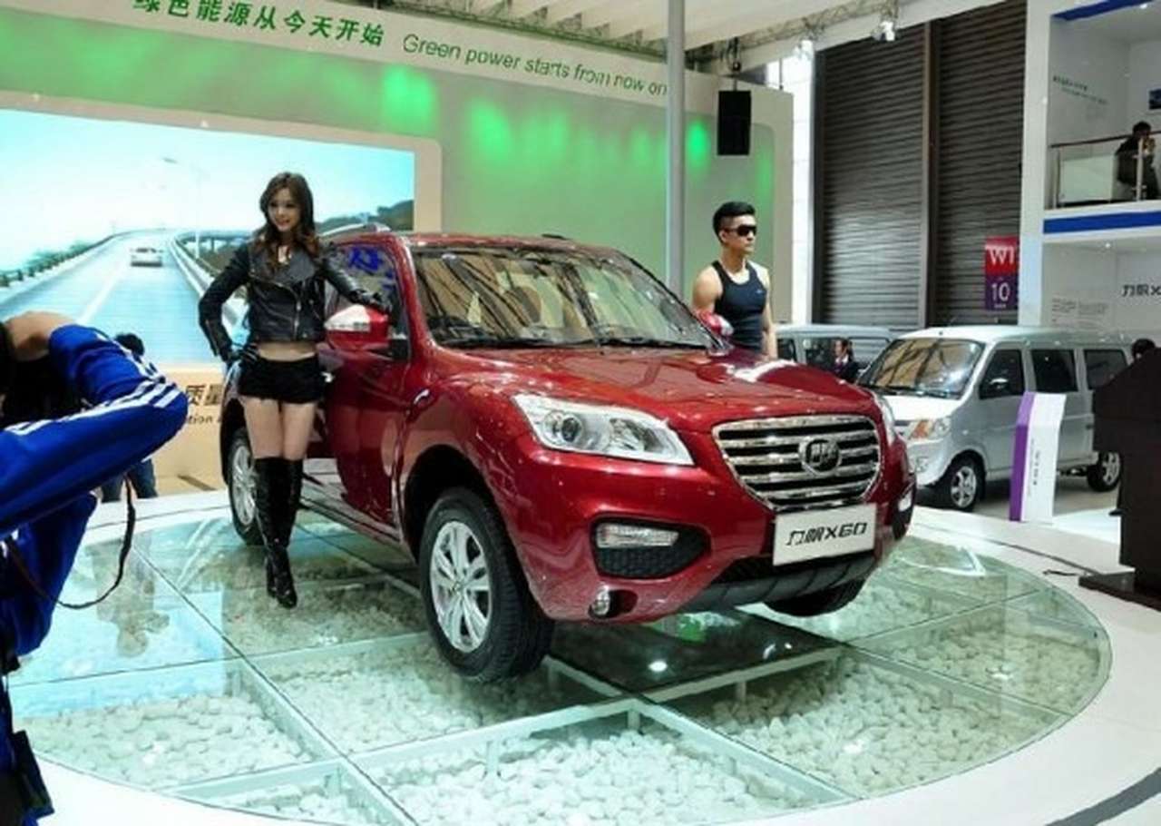 Компакт-кроссовер Lifan X60 SUV