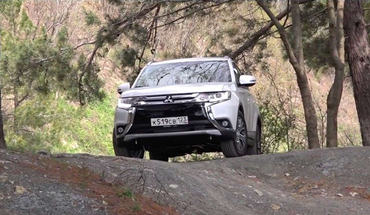 Видеообзор обновленного Mitsubishi Outlander: новые ощущения