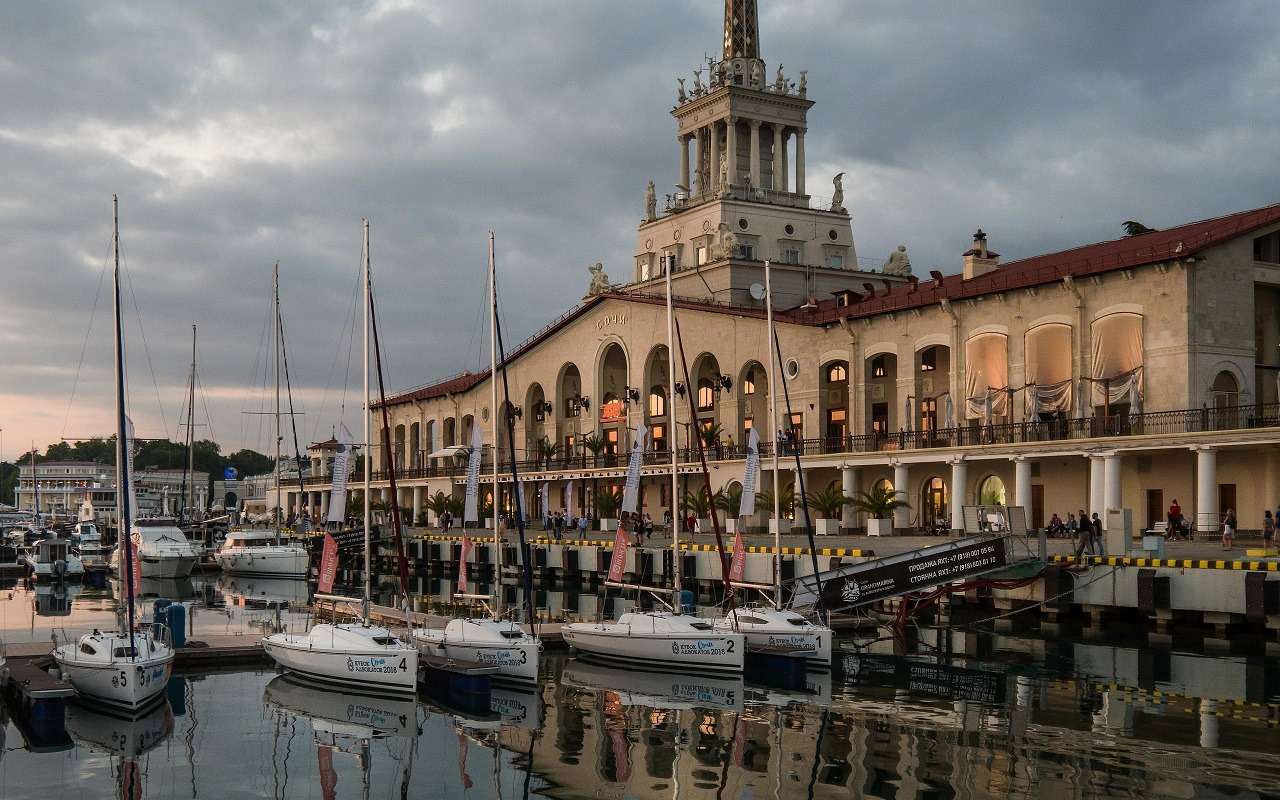 «В Дубае дешевле»: эксперт рассказал, как подорожал летний отдых в Сочи