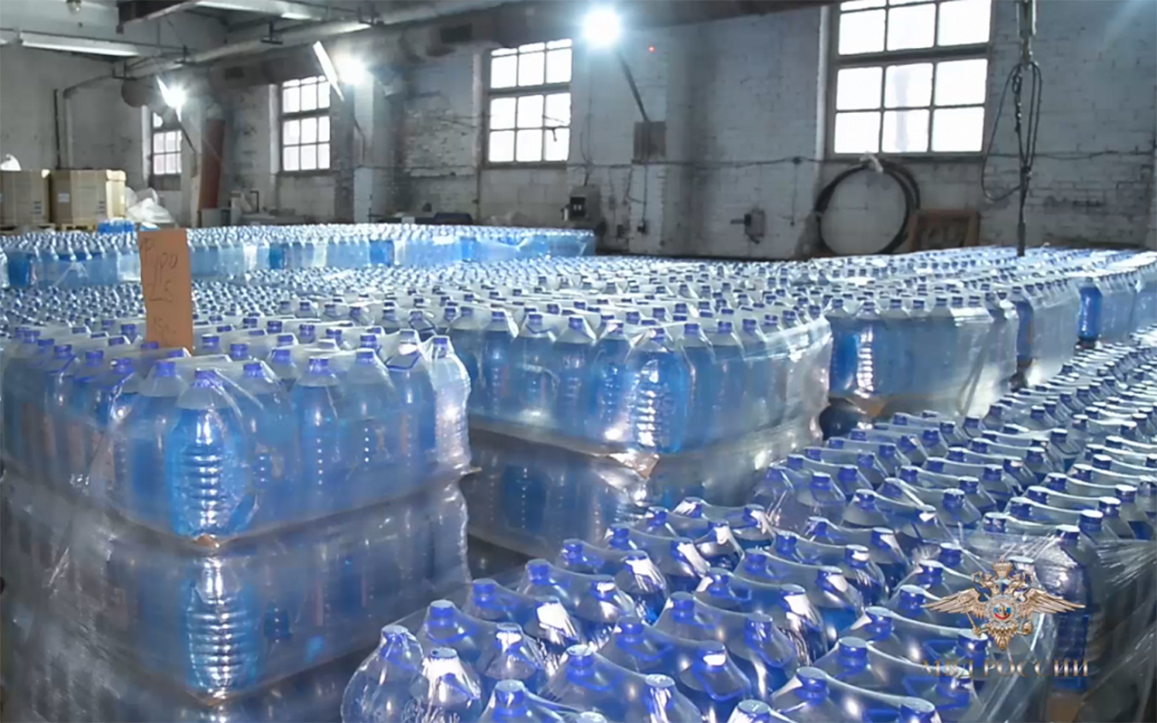 В Перми обнаружили завод по производству незамерзайки на метаноле