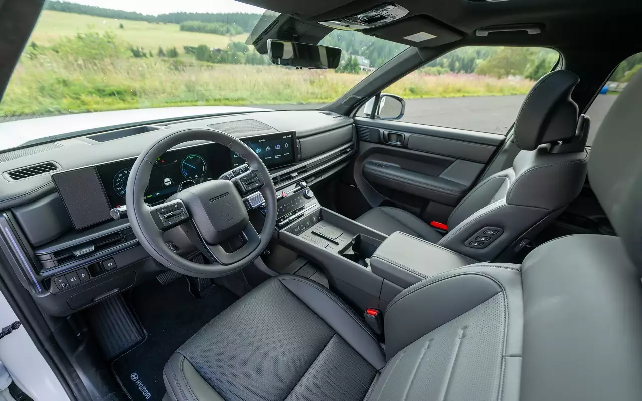 Интерьер Hyundai Santa Fe