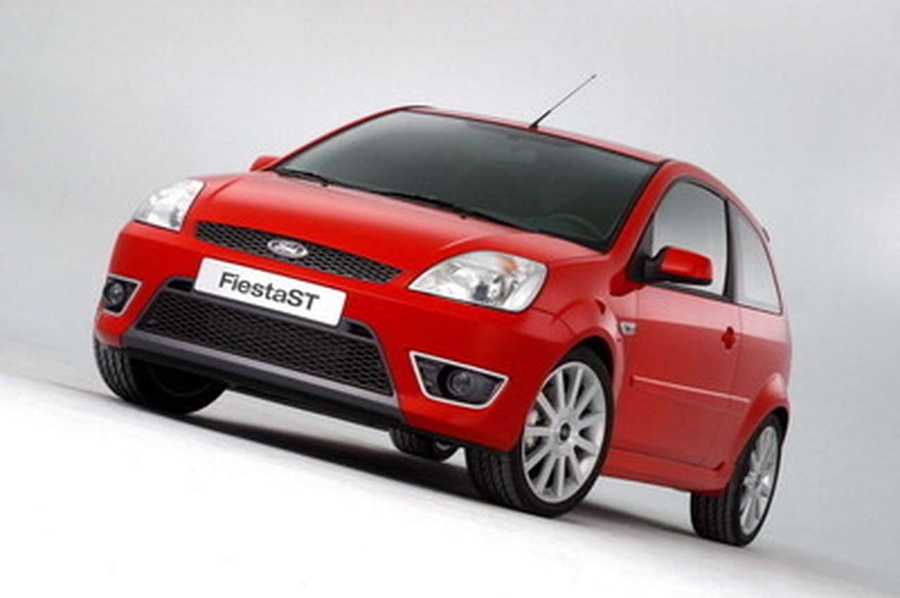 Ford готовит спортивную Fiesta
