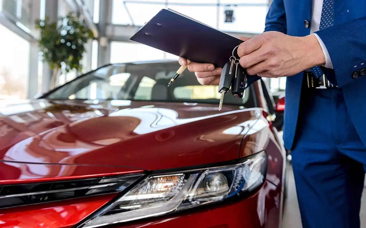 Продажи новых машин резко пошли вверх. Что разбудило авторынок?