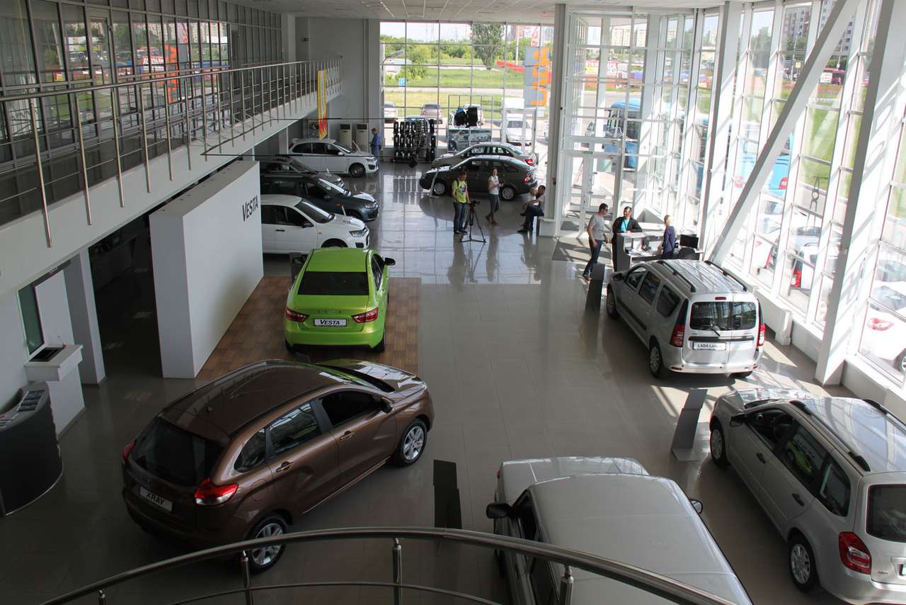 Более половины машин в России продали с помощью программ господдержки