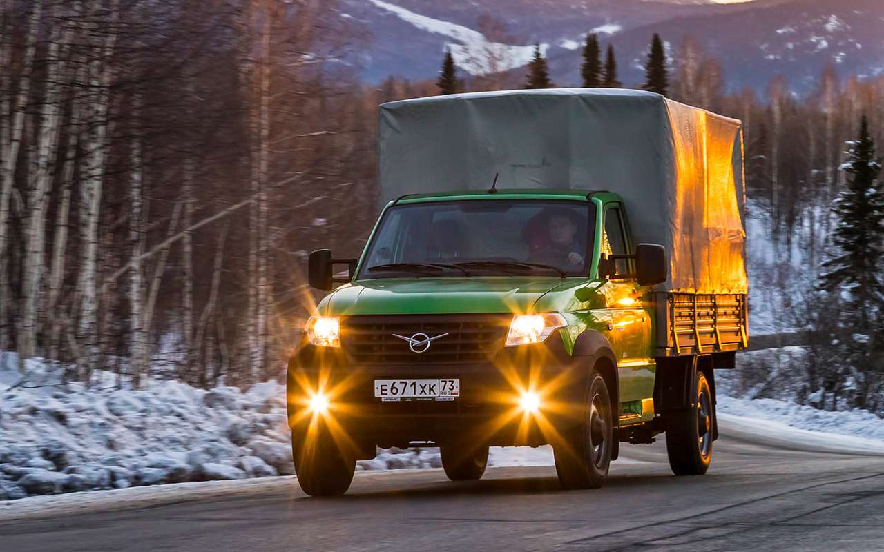 Подвеска комфортна, даже если автомобиль порожний. Средние и крупные ямы УАЗ глотает не замечая.