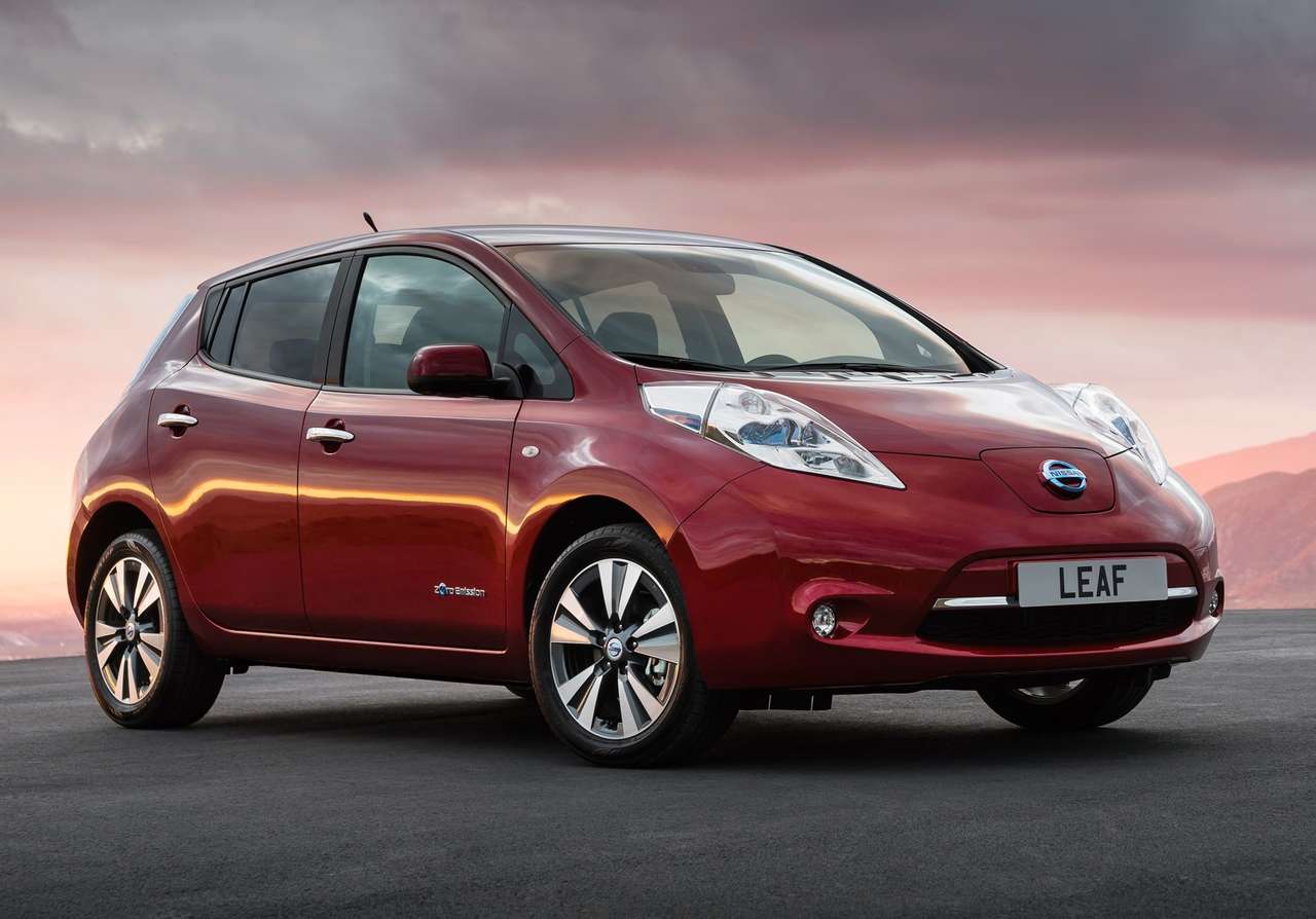 Nissan отправит старые АКБ электромобилей «на солнце»