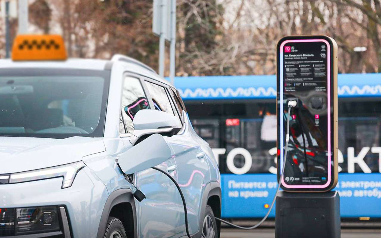 Парк такси столицы полностью переведут на электромобили