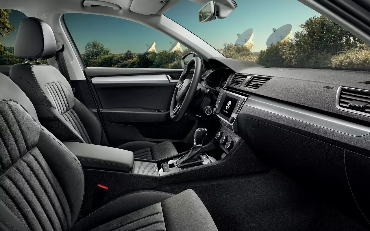 Интерьер Skoda Superb