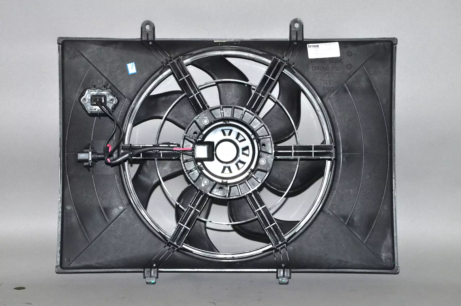 Вентилятор охлаждения эсперо 2. Как проверить вентилятор охлаждения двигателя. Схема подключения электровентилятора на уаз патриот. Схема подключения принудительного вентилятора 2114. Датчик включения вентилятора ваз 2110 схема.