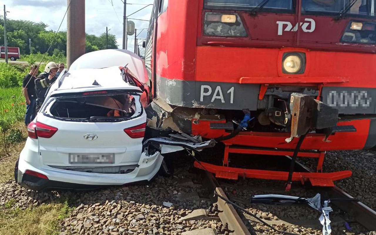 Автомобиль против поезда! 4 фатальных заблуждения водителей