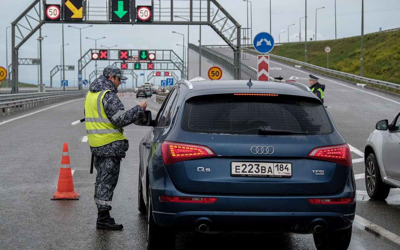 Для этих автомобилей полностью закрыли Крымский мост