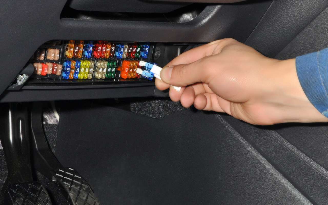 Сгорел предохранитель: три способа решения проблемы