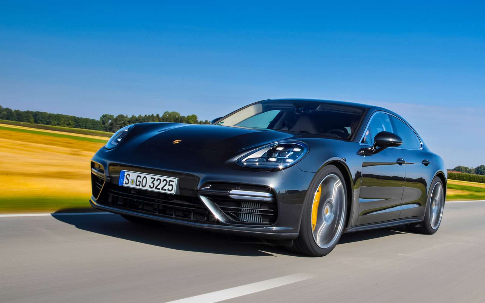 Porsche Panamera GTS — тест-драйв с «раллийным богом» Вальтером Рёрлем