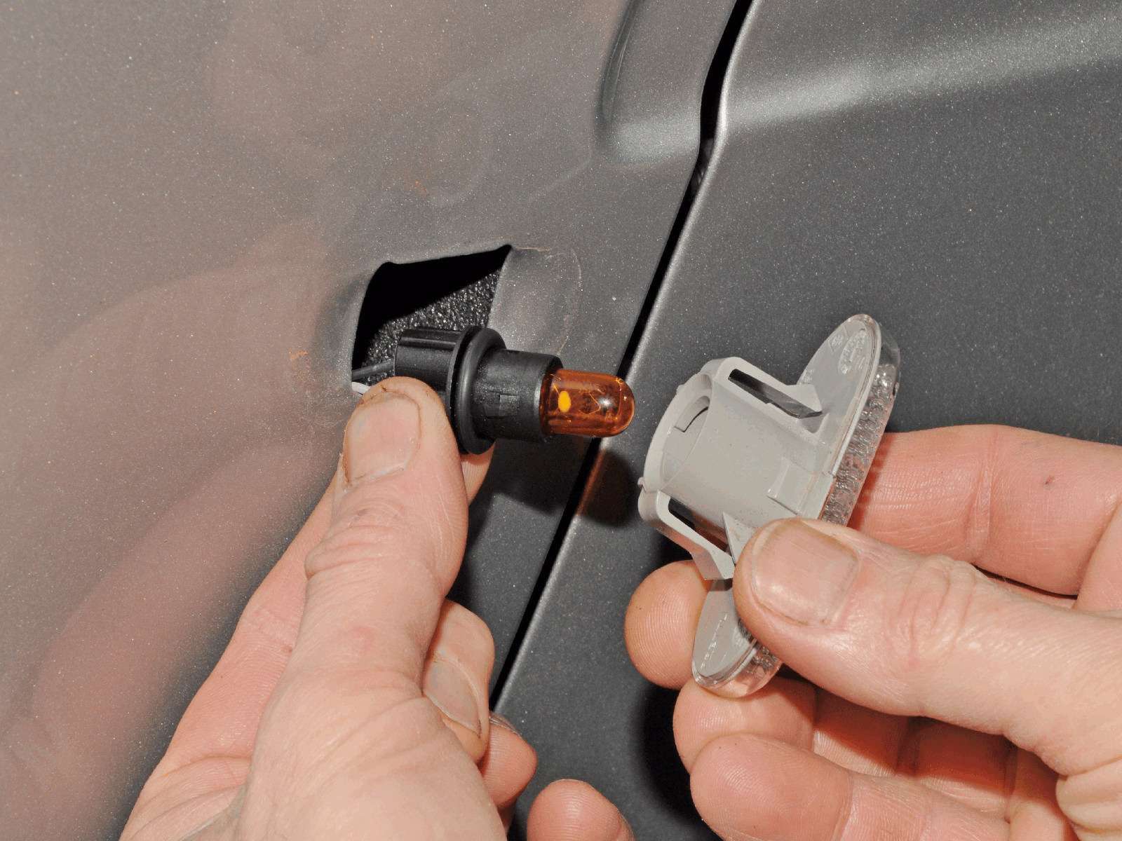 Светодиоды в ДХО с габаритами (Philips 11066XUWX2) - Renault Duster (1G), 2 л, 2