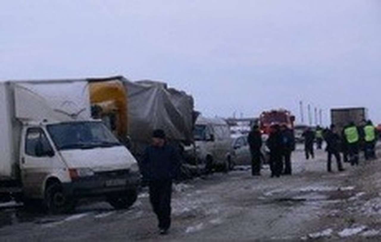 На трассе «Крым» столкнулось более 30 автомобилей